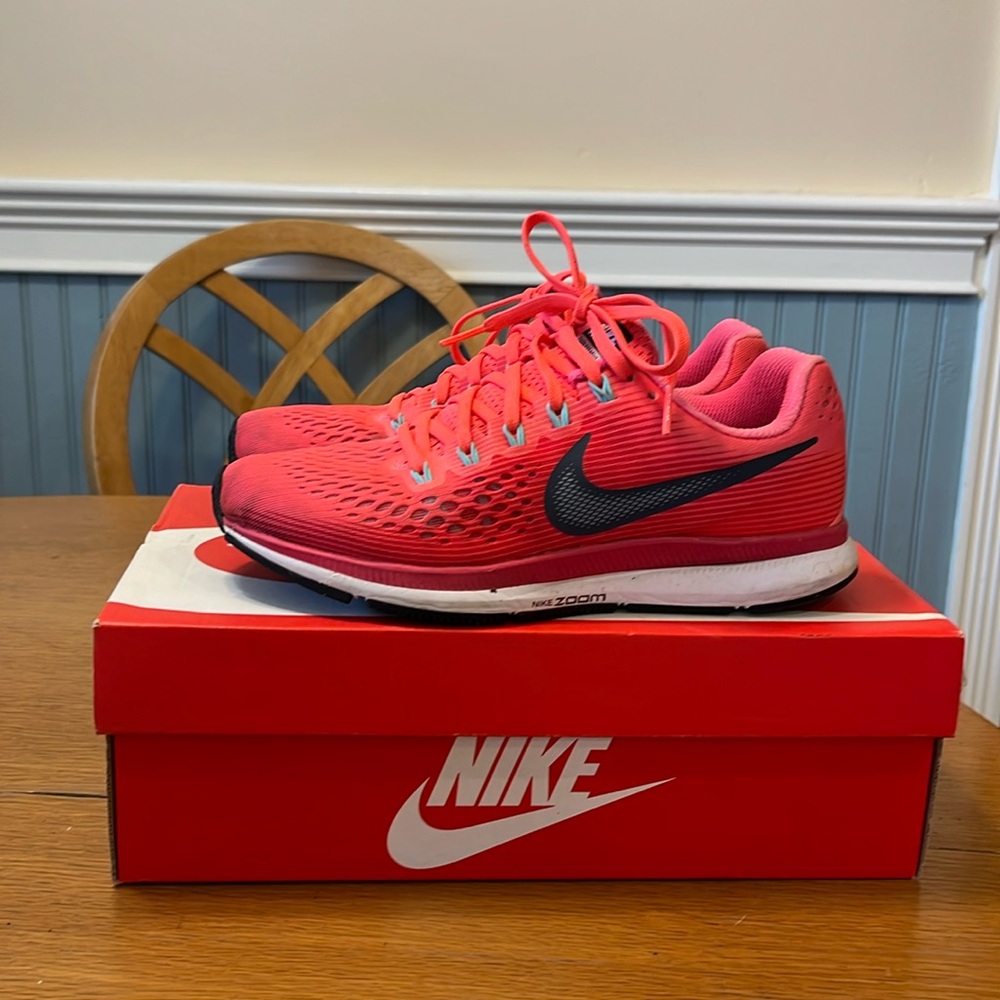 Nike zoom hot pink, running shoe size 8